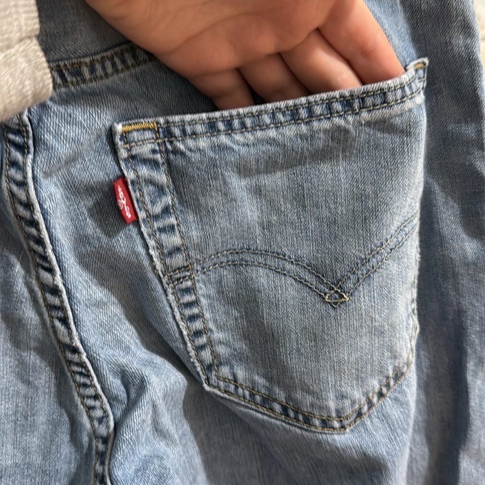 𝅺levi’s Jeans - Picture 6 of 7
